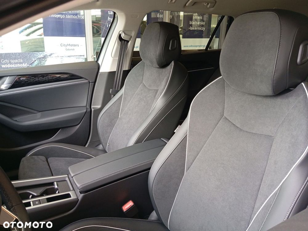 Volkswagen Passat - 12