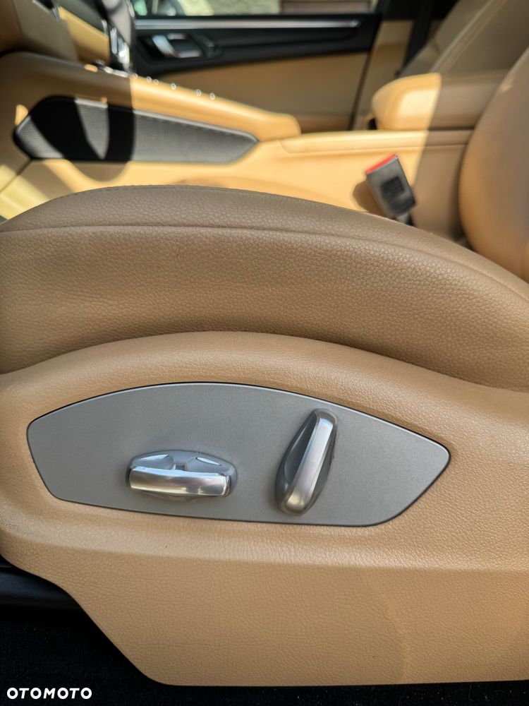Porsche Macan - 11