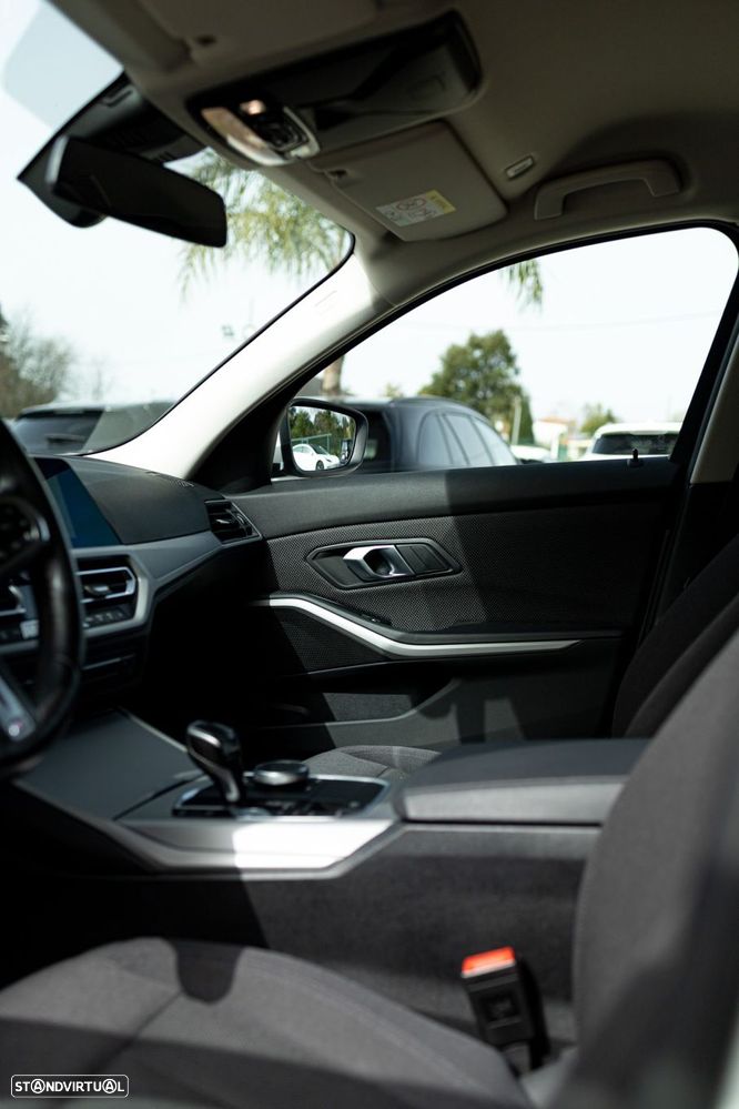 BMW 320 d Aut. Sport Line - 7