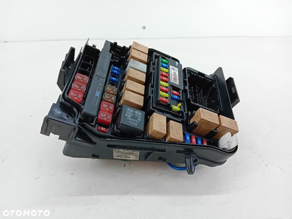 SKRZYNKA BEZPIECZNIKÓW ZEWNĘTRZNA HYUNDAI I40 91951-3X160 1.7 CRDI - 6