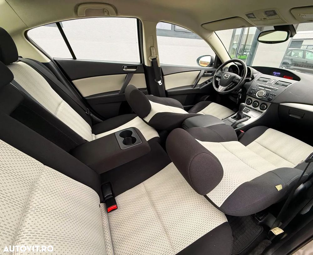 Mazda 3 1.6 MZR Active Plus - 18