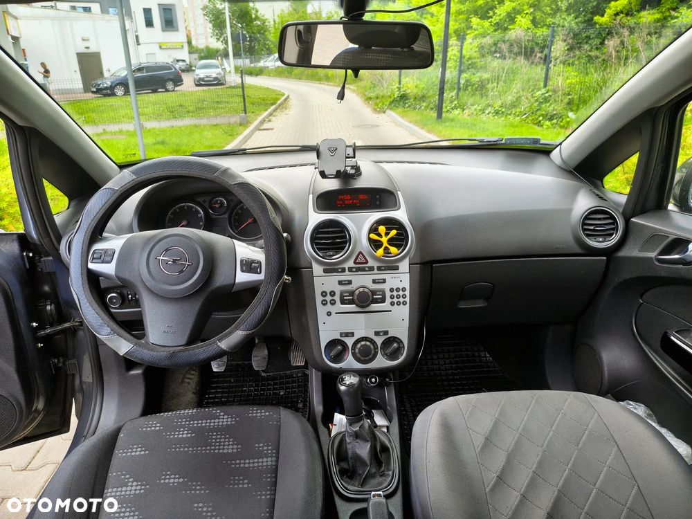 Opel Corsa 1.2 16V Edition / Active - 11