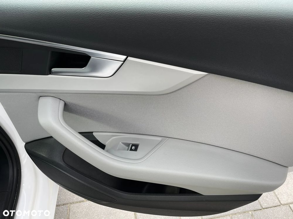 Audi A4 Avant 35 TFSI S tronic - 15