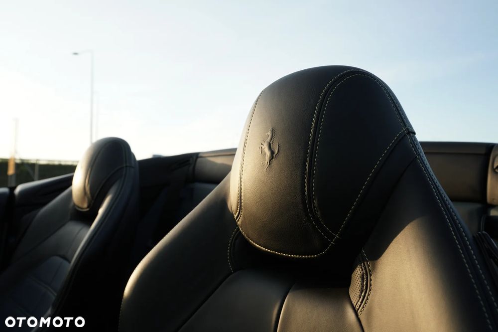 Ferrari California T - 31