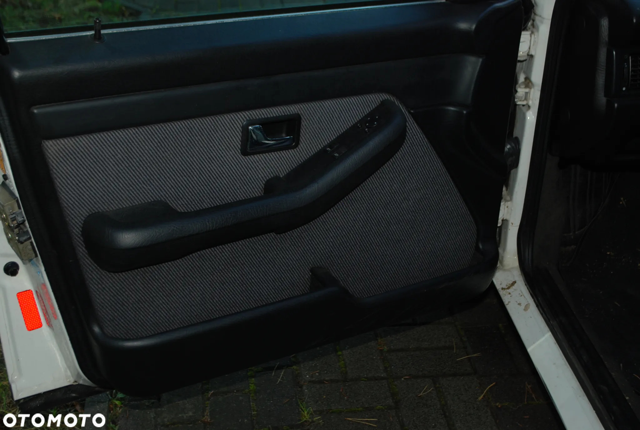 Audi 100 Avant 2.0 E - 16