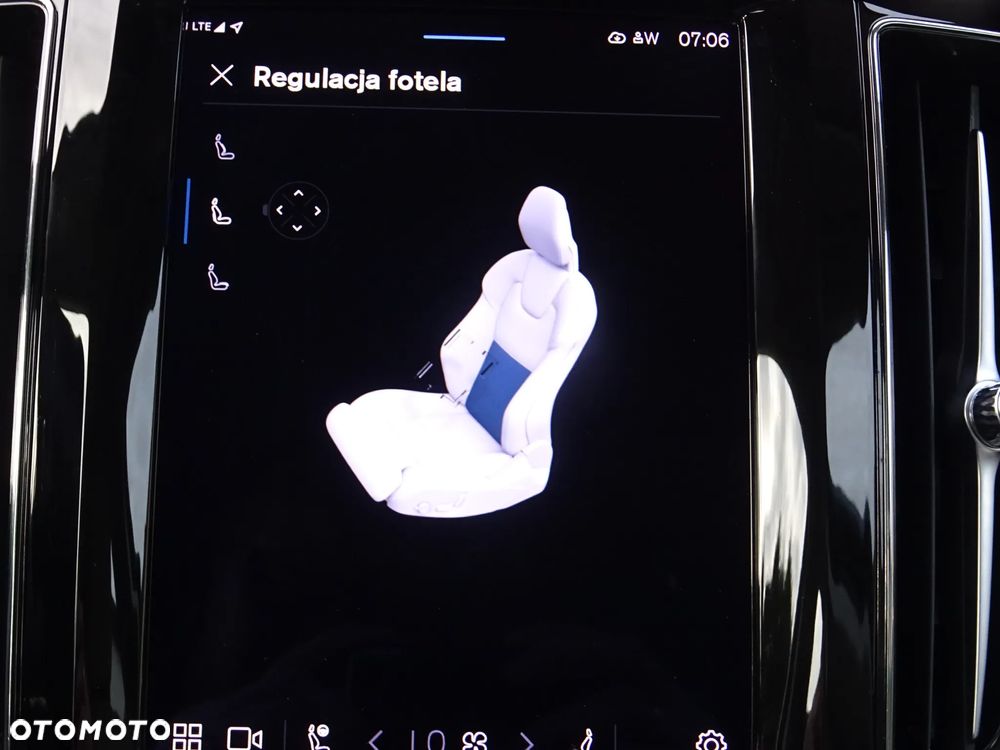 Volvo XC 60 B4 D AWD Ultimate Bright - 37