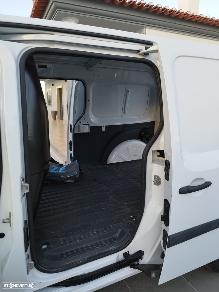 Renault kangoo ZE 33 Maxi Longa - 24