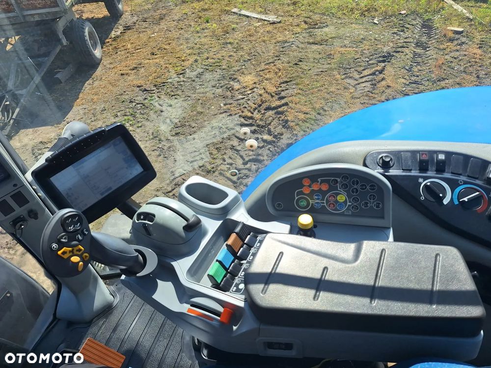 New Holland T8.300 - 11