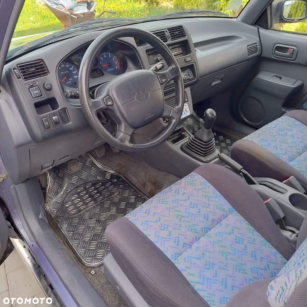 Toyota RAV4 2.0 - 7