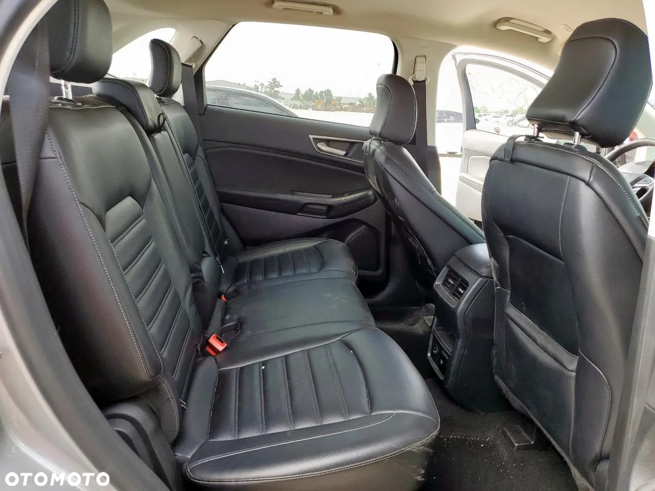 Ford Edge - 10