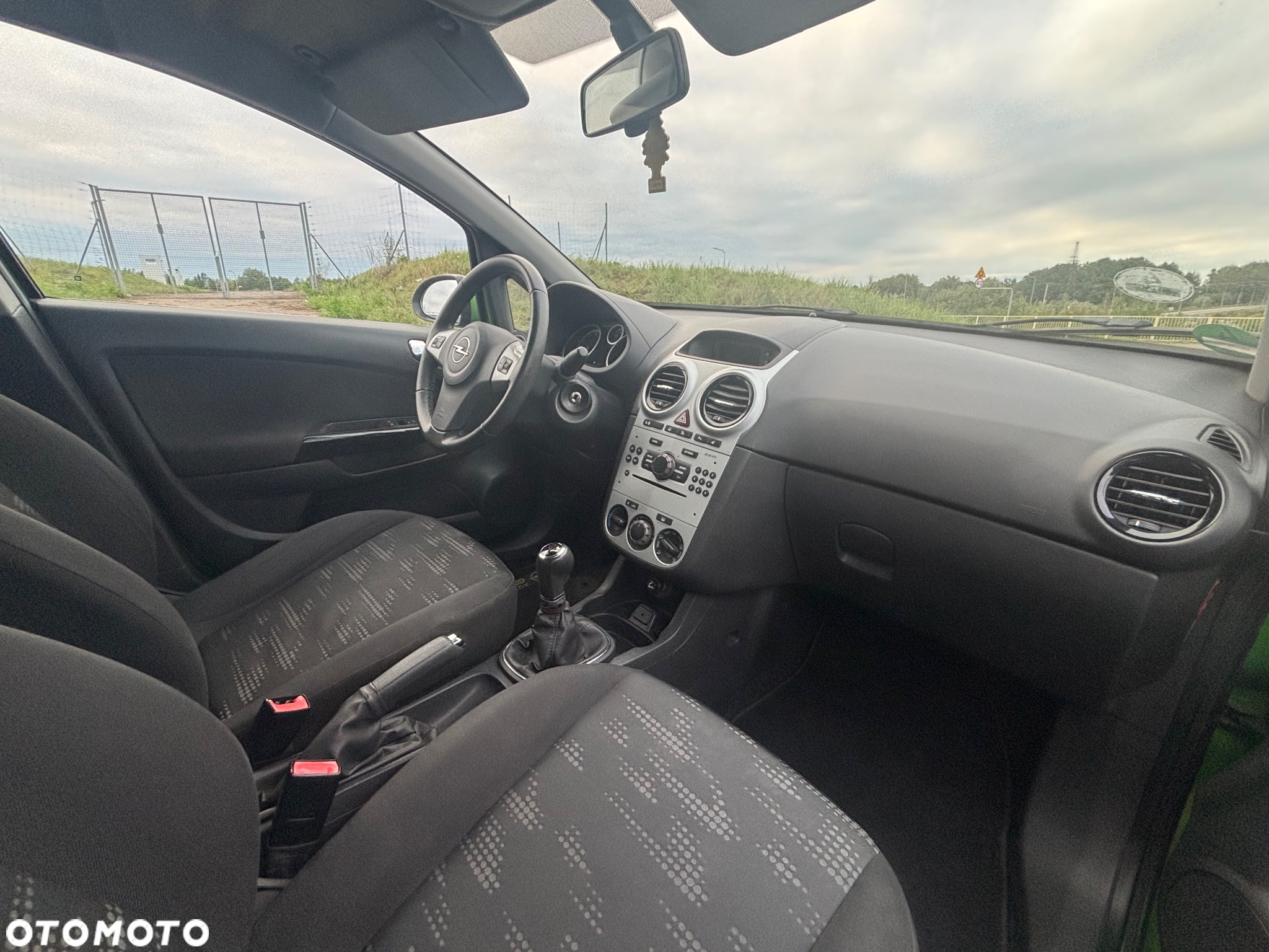 Opel Corsa 1.4 16V Satellite - 18