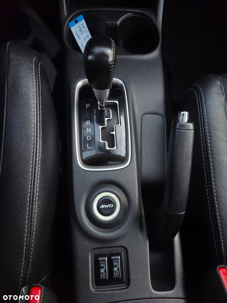 Mitsubishi Outlander 2.2 DI-D 4WD Automatik Diamant Edition - 29