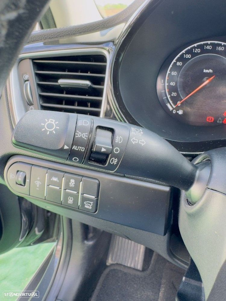 Kia XCeed 1.6 CRDi Tech+SRF 7DCT - 21