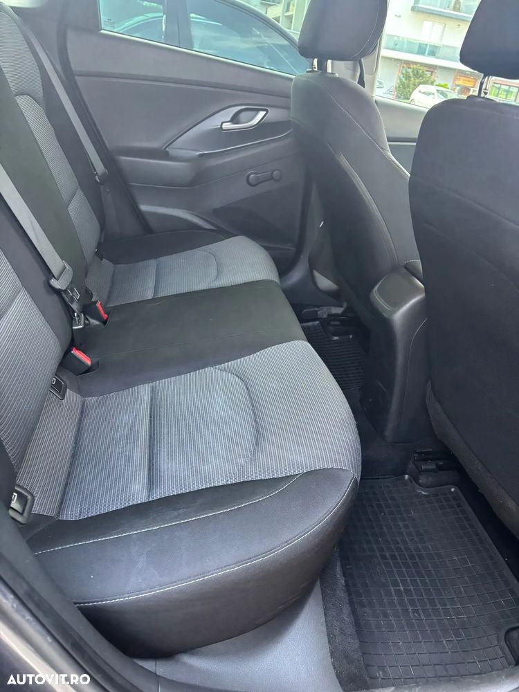 Hyundai i30 1.4 100CP 5DR M/T Comfort - 5