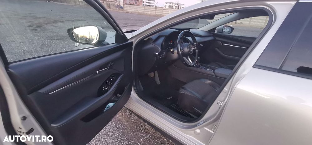 Mazda 3 e-Skyactiv X186 AT MHEV GT+ - 27