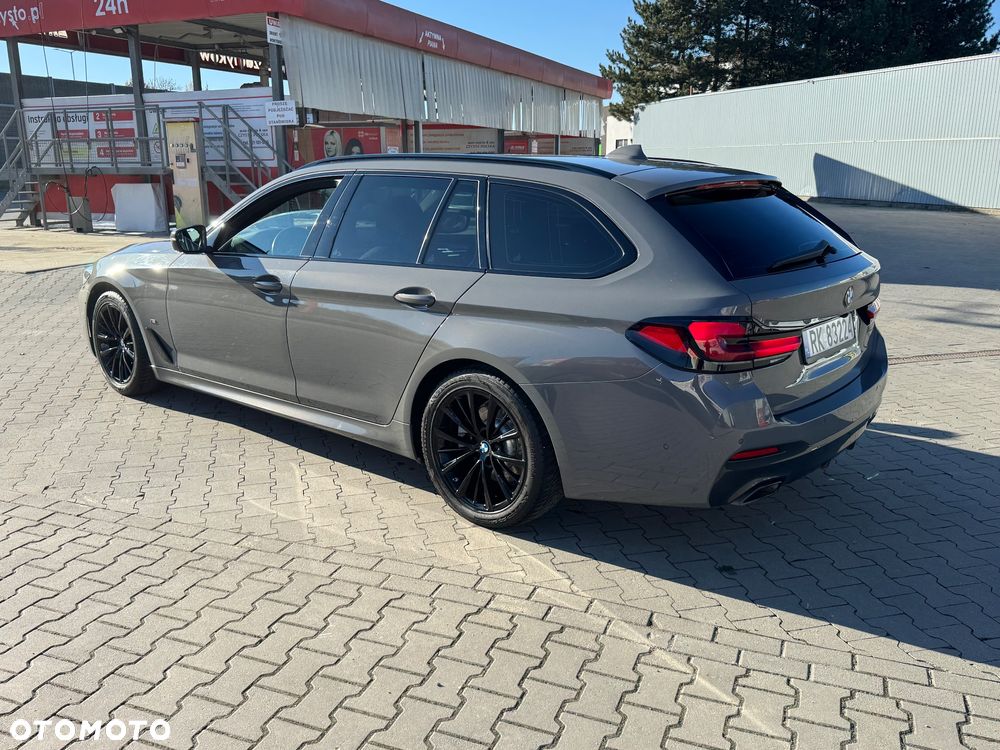 BMW Seria 5 520d M Sport - 4