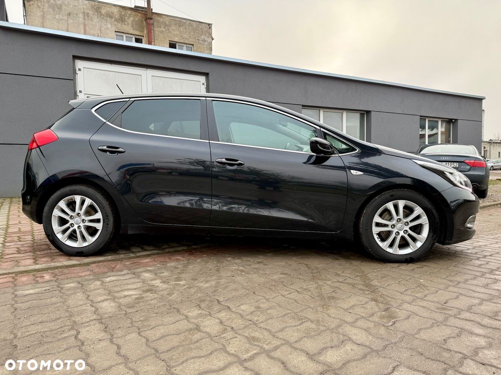 Kia Ceed 1.6 GDI Dream Team Edition - 6