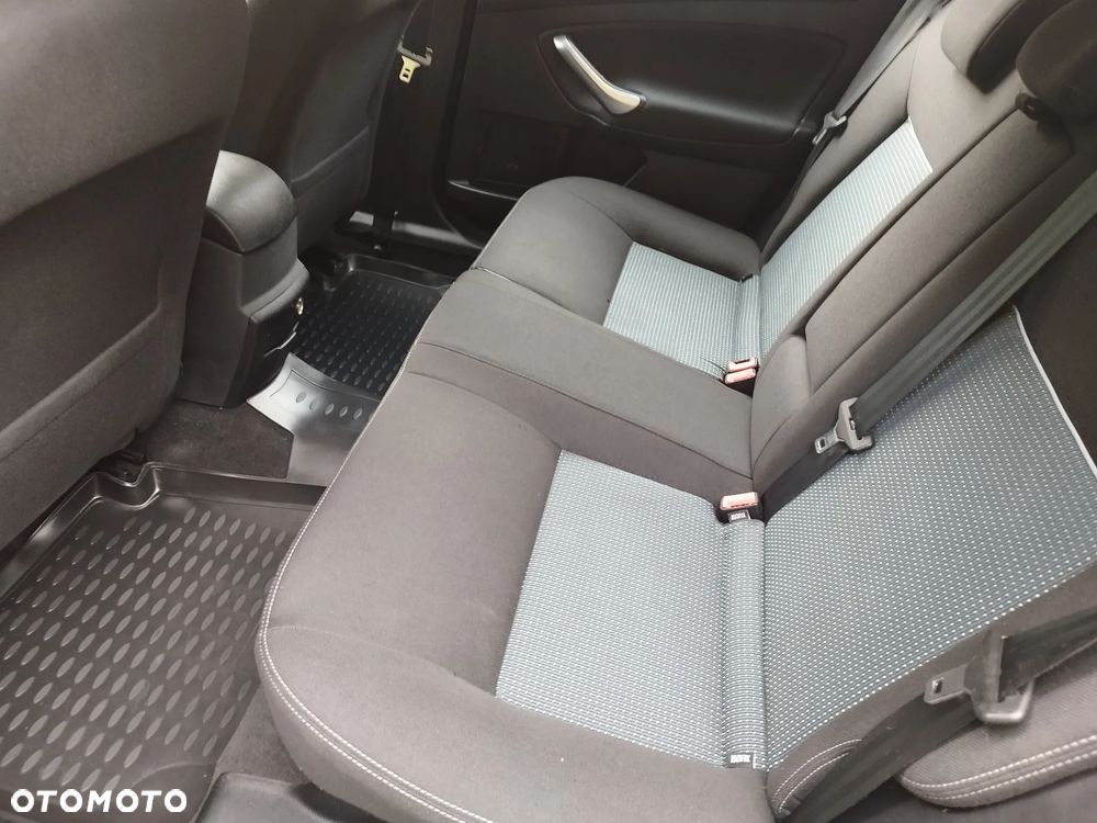 Ford Mondeo 2.0 TDCi Titanium S - 25