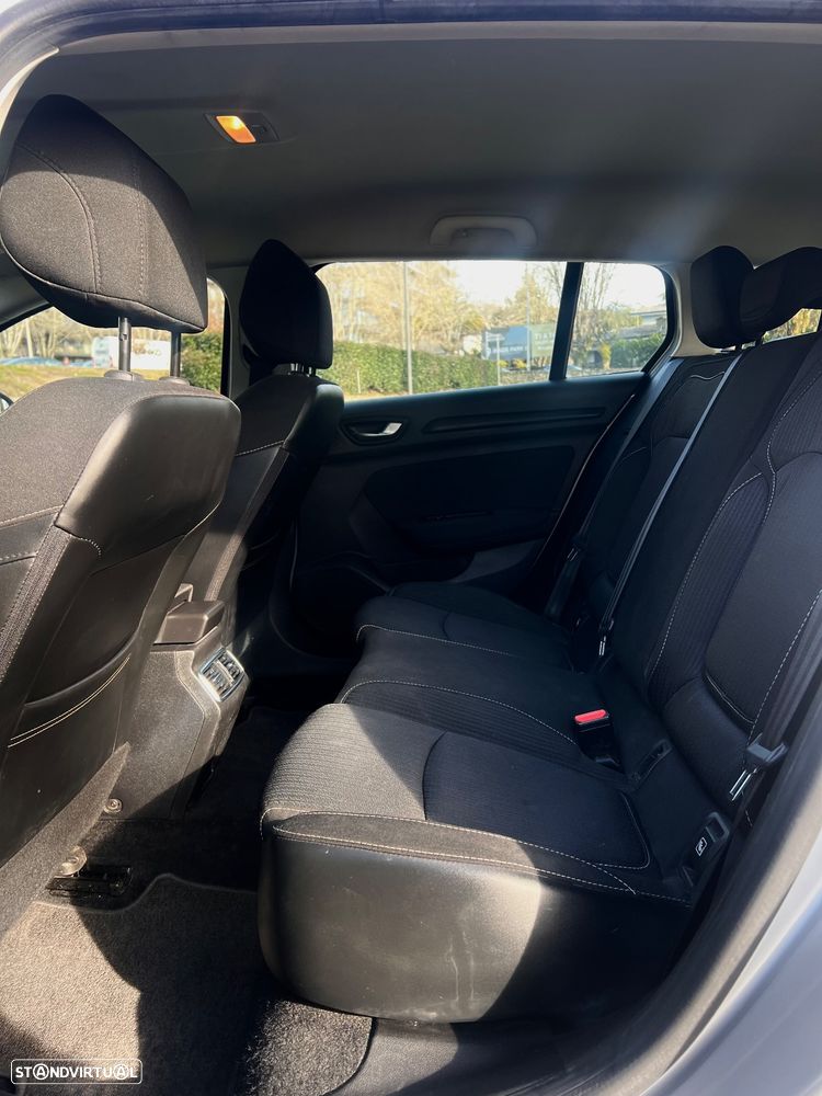 Renault Mégane Sport Tourer BLUE dCi 115 EDC INTENS - 9