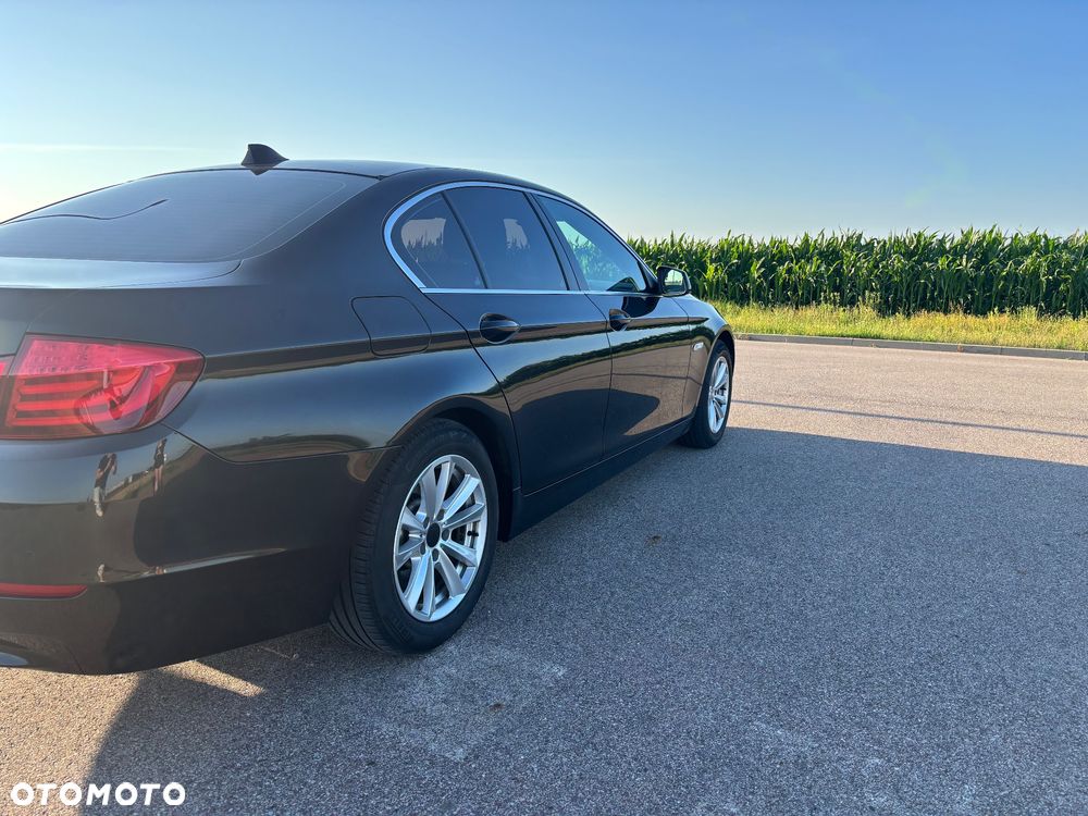 BMW Seria 5 520d xDrive - 4