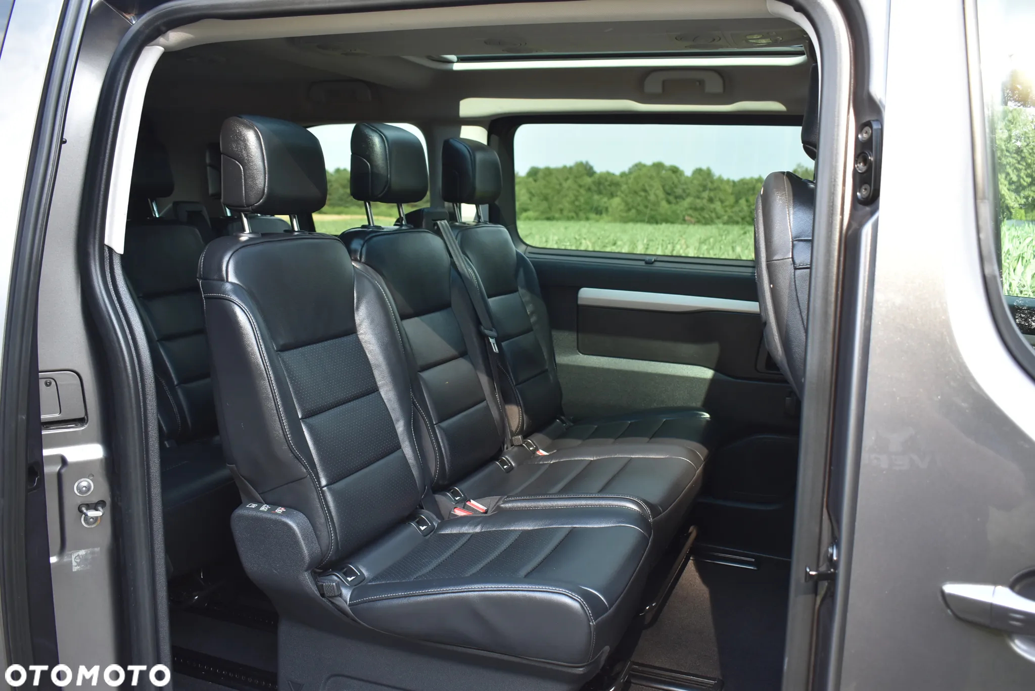 Peugeot Traveller 2.0 BlueHDi Standard Business Vip - 28