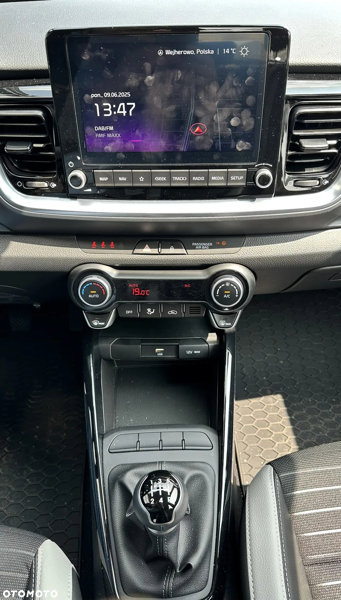 Kia Stonic 1.2 L - 8