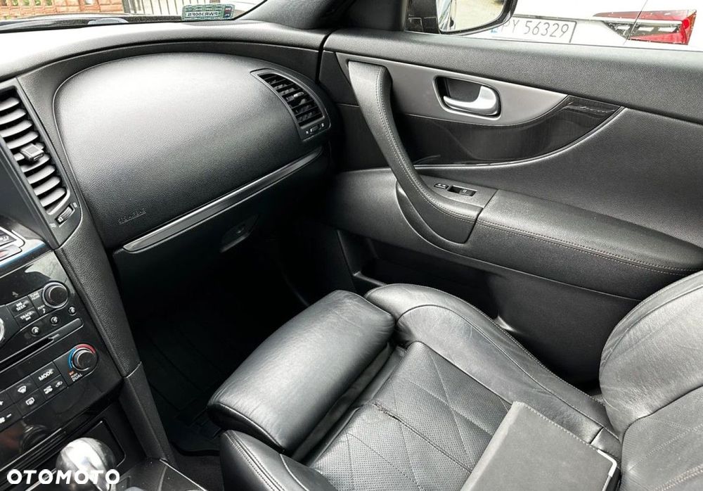 Infiniti FX - 17