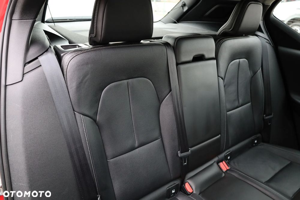Volvo XC 40 D4 AWD Geartronic R-Design - 21