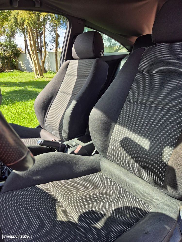 Opel Astra GTC 1.3 CDTI - 4