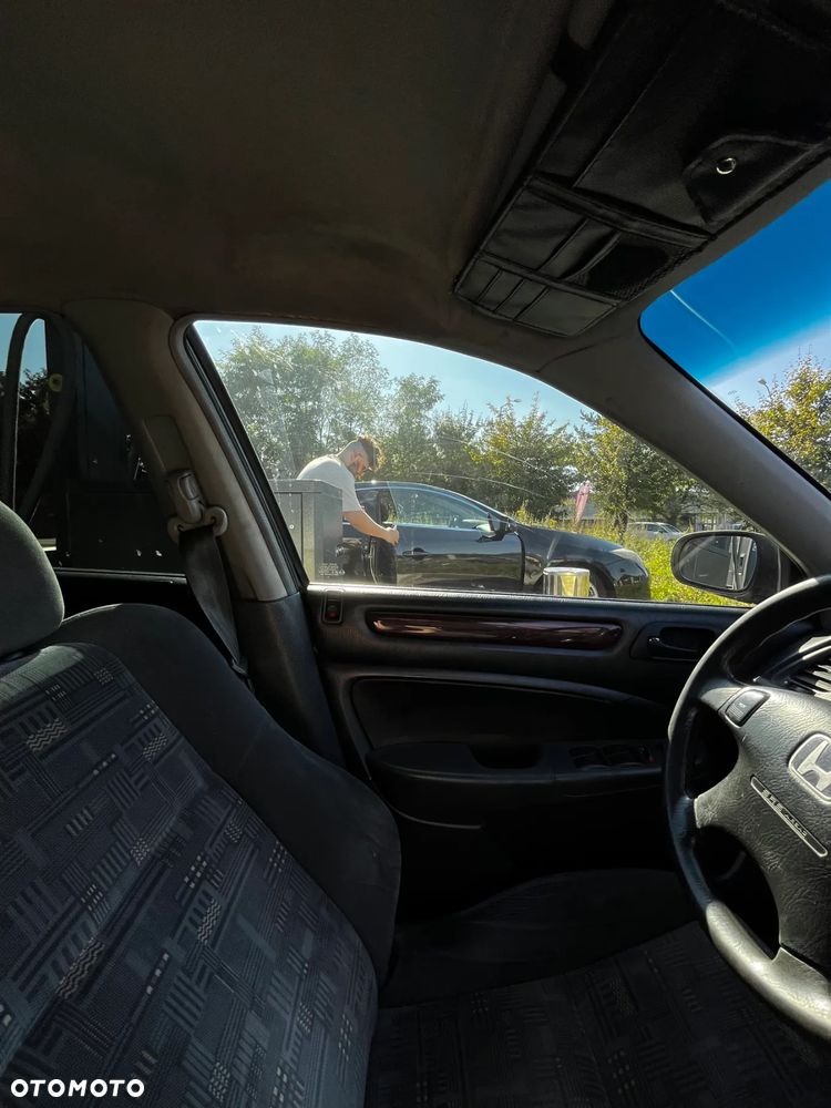 Honda Accord 1.8i S - 3