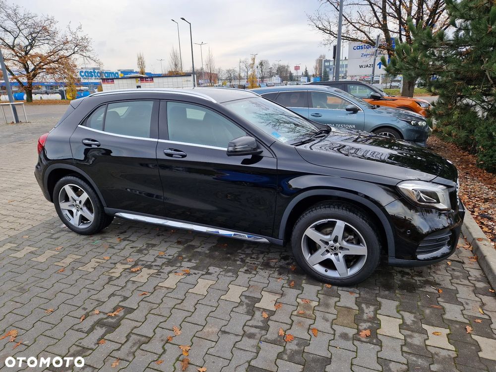 Mercedes-Benz GLA 200 7G-DCT AMG Line - 3