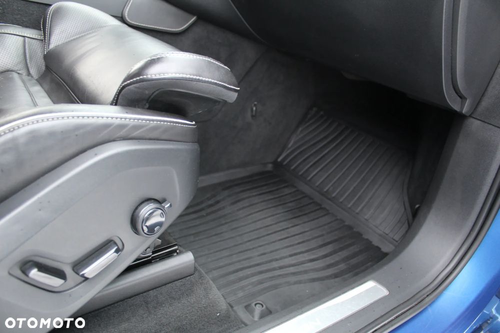 Volvo XC 90 T8 AWD Plug-In Hybrid R-Design 7os - 22