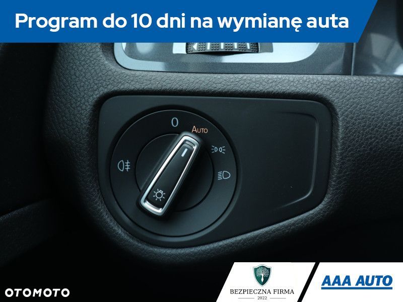 Volkswagen Golf - 20