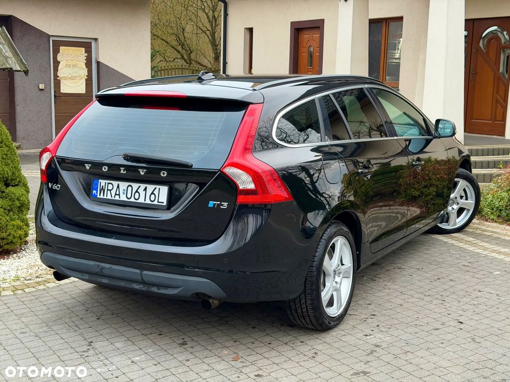 Volvo V60 T3 Momentum - 5