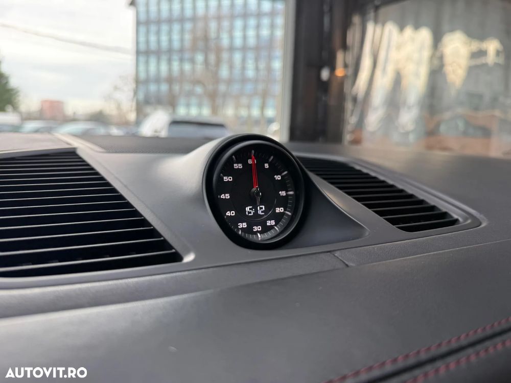 Porsche Cayenne - 14