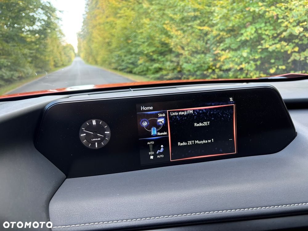 Lexus UX - 24