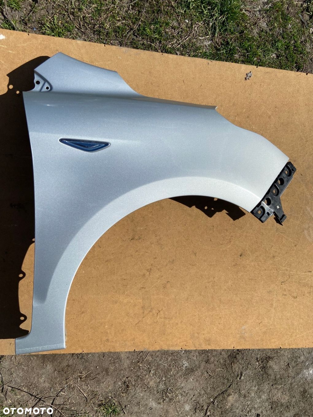 FORD KA PLUS 16-20 BŁOTNIK PRAWY PRZEDNI LAK. 6, BEZ RDZY, ŁADNY, ORYGINAŁ - 1