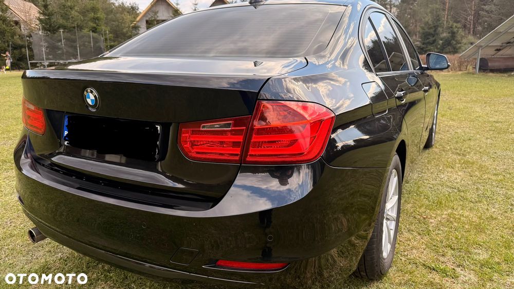 BMW Seria 3 318d - 11