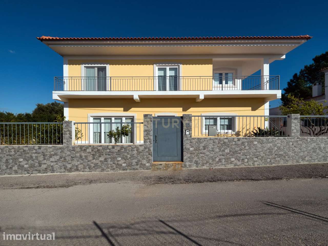 Moradia T5 +1 com 2 suites  e sótão , Paineis Solares e Fotovoltaicos- - Grande imagem: 3/43