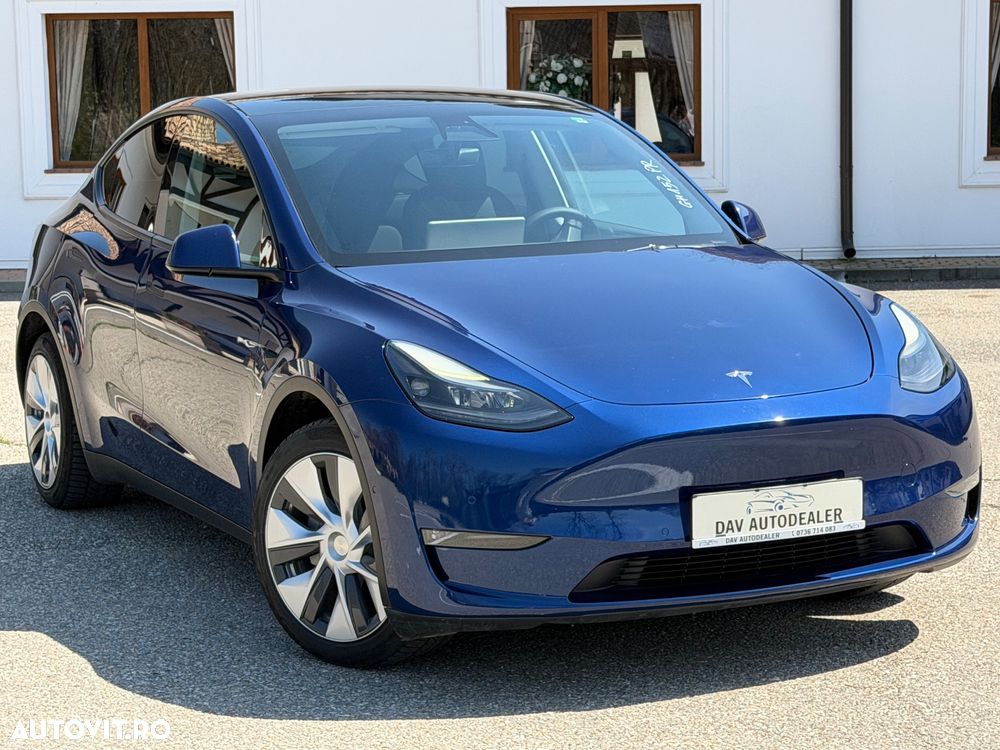 Tesla Model Y - 10