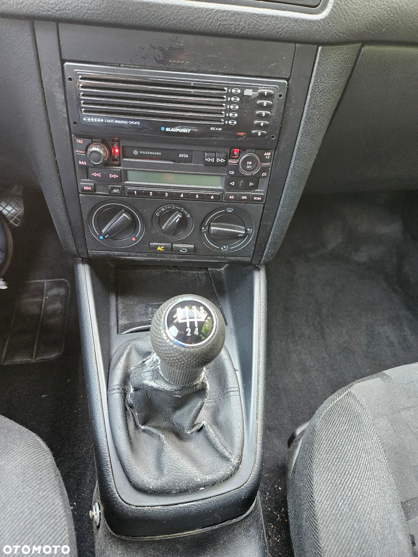 Volkswagen Golf 1.6 - 10