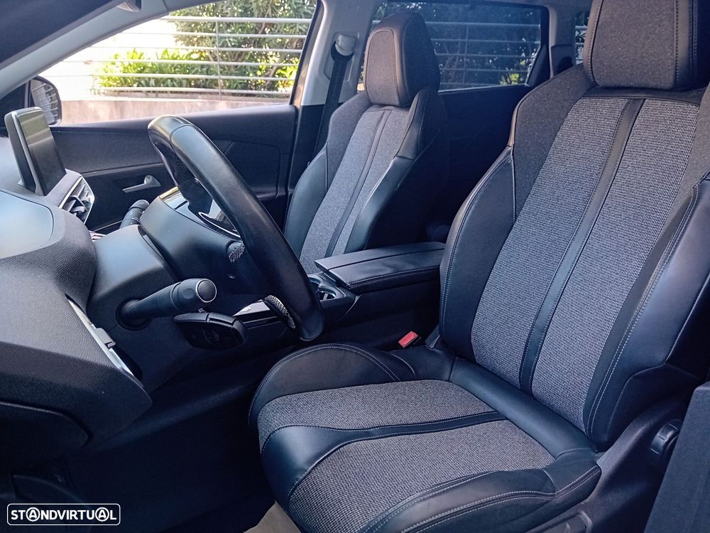 Peugeot 5008 1.2 PureTech Allure - 16