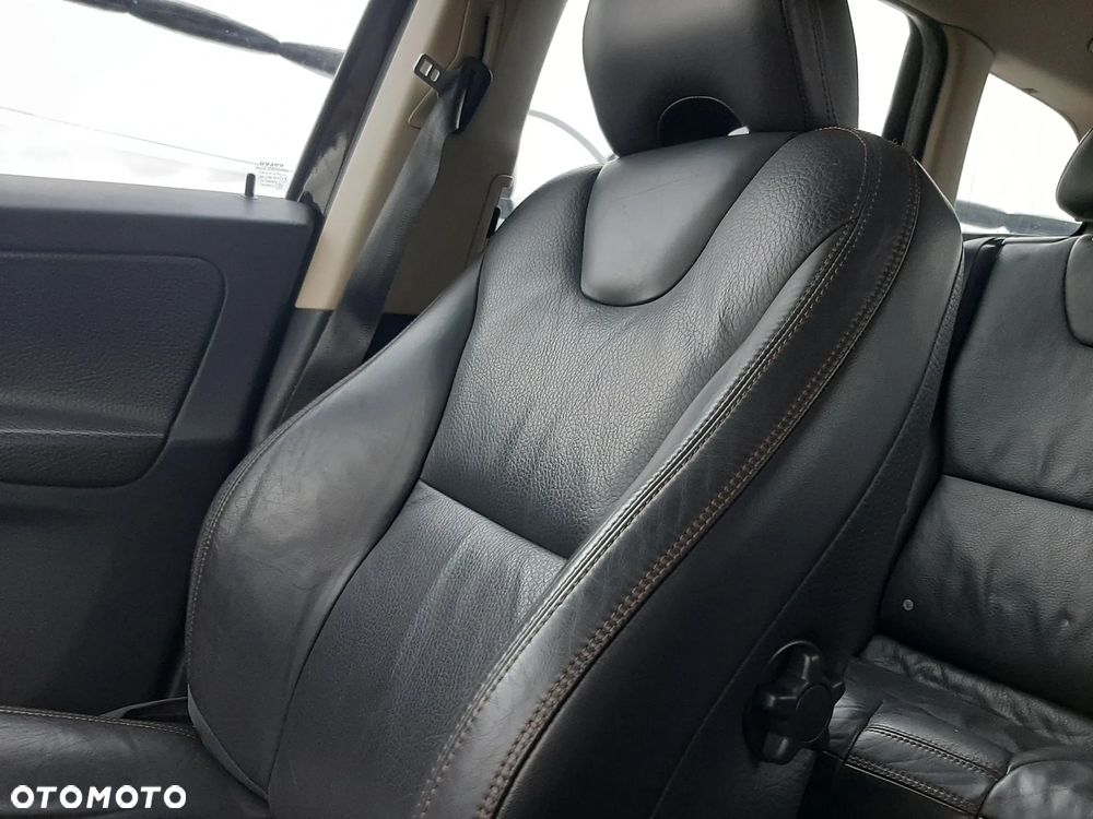 Volvo XC 60 D5 AWD Momentum - 15