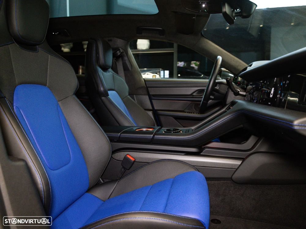 Porsche Taycan Sport Turismo GTS - 32