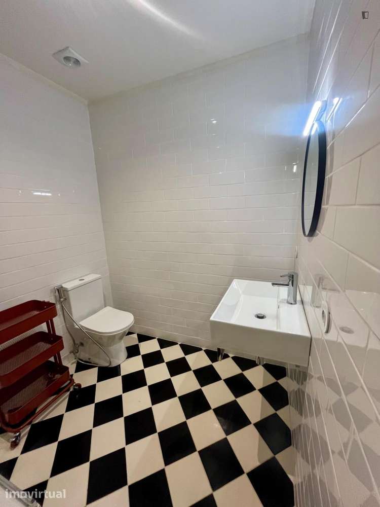 Quarto - localizado em Cedofeita Porto - Grande imagem: 4/12