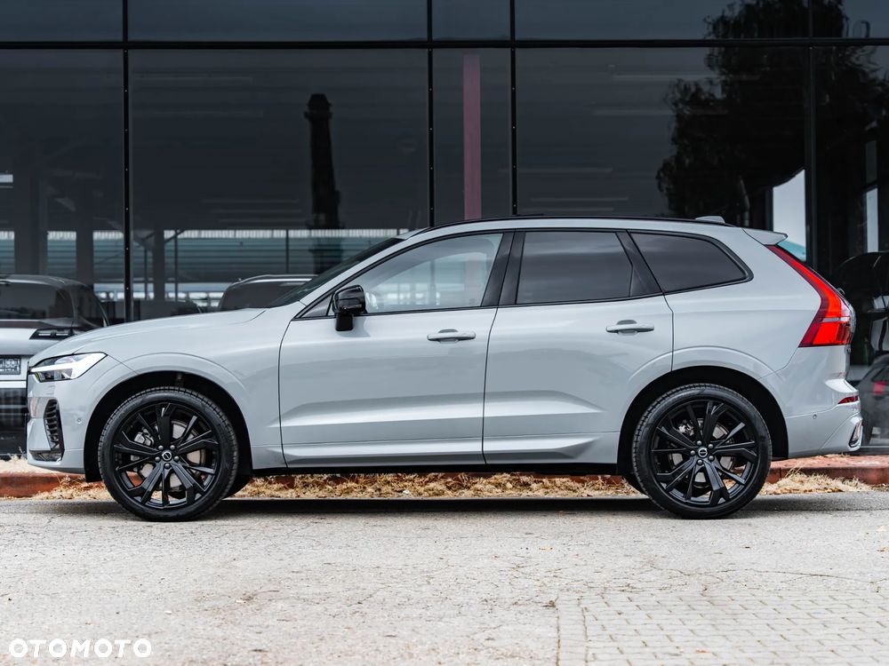 Volvo XC 60 B5 B AWD Plus Dark - 17