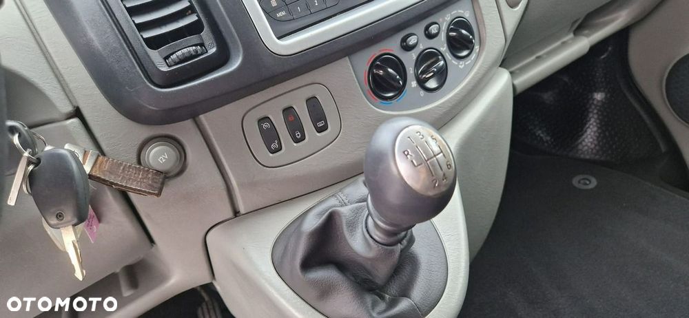 Opel Vivaro - 24