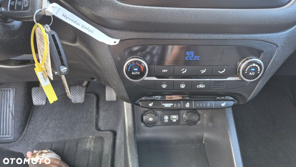 Hyundai i20 blue 1.0 T-GDI YES - 13