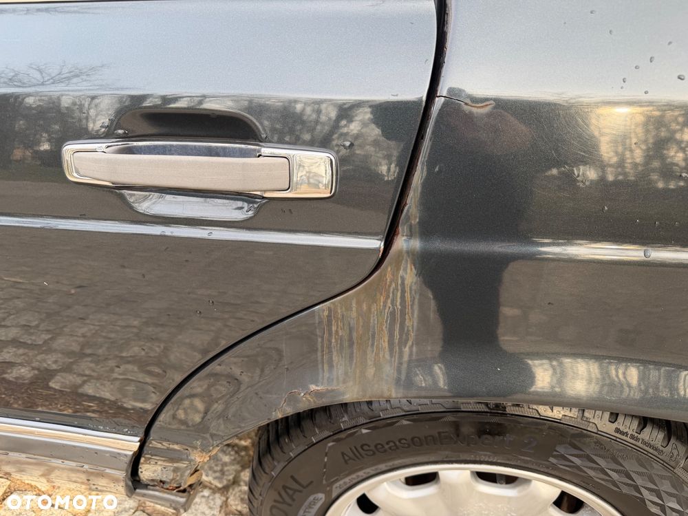 Mercedes-Benz 280 - 35