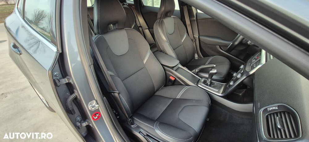 Volvo V40 D4 VEA Momentum - 23